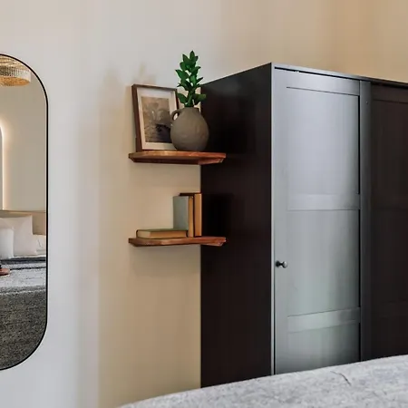 Minchin - 1 Bedroom, Balcony And Pool In Poblenou *